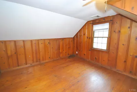 Bedroom - 17817 Leesville Rd, Evington, VA 24550 photo 10 of 10