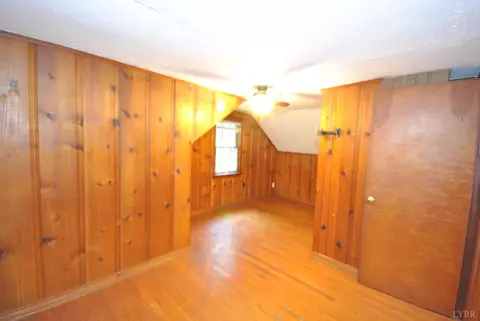 Bedroom - 17817 Leesville Rd, Evington, VA 24550 photo 5 of 10