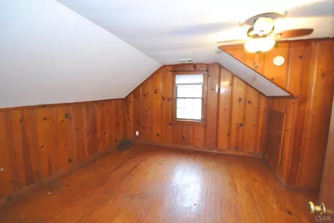 Bedroom - 17817 Leesville Rd, Evington, VA 24550 photo 7 of 10