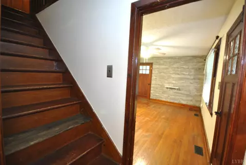 Entry Way - 17817 Leesville Rd, Evington, VA 24550 photo 2 of 7