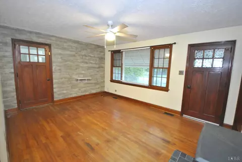 Living - 17817 Leesville Rd, Evington, VA 24550 photo 2 of 7