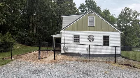 Exterior - 17817 Leesville Rd, Evington, VA 24550 photo 14 of 20
