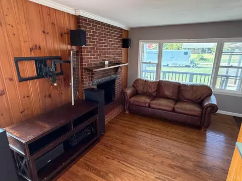 Living - 1298 Sunburst Rd, Evington, VA 24550 photo 2 of 4