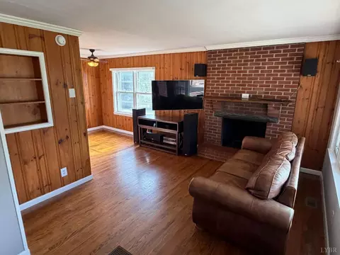 Living - 1298 Sunburst Rd, Evington, VA 24550 photo 1 of 4