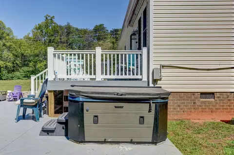 Exterior - 29 Arrington Dr, Evington, VA 24550 photo 8 of 14