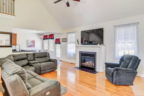 Living - 29 Arrington Dr, Evington, VA 24550 photo 2 of 3