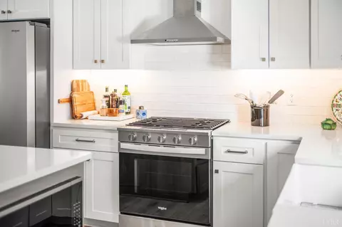 Kitchen - 1184 Grandset Dr, Forest, VA 24551 photo 5 of 11