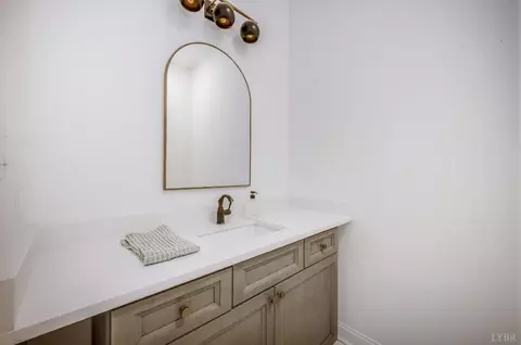 Bath - 1343 Smartview Ln, Forest, VA 24551 photo 8 of 12