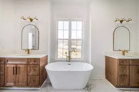 Bath - 1343 Smartview Ln, Forest, VA 24551 photo 1 of 12