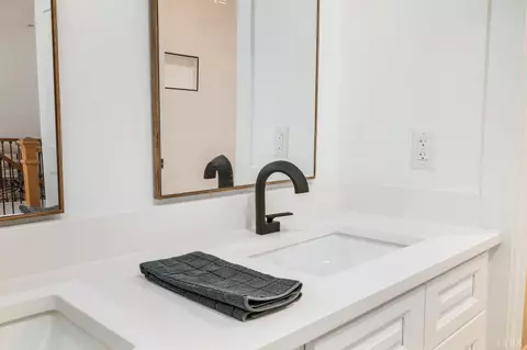 Bath - 1343 Smartview Ln, Forest, VA 24551 photo 11 of 12