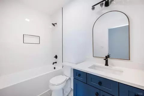 Bath - 1343 Smartview Ln, Forest, VA 24551 photo 9 of 12