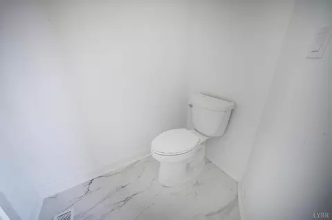 Bath - 1343 Smartview Ln, Forest, VA 24551 photo 4 of 12