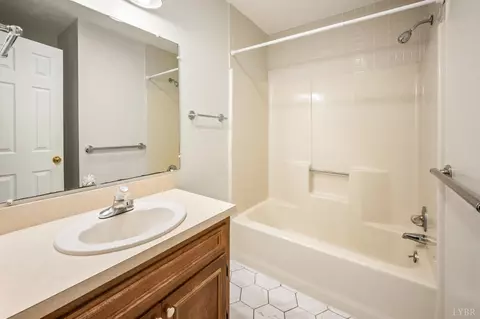 Bath - 202 Sheffey Dr, Forest, VA 24551 photo 5 of 6