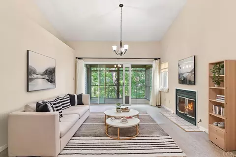 Living - 411 Oak Point Rd, Forest, VA 24551 photo 5 of 11