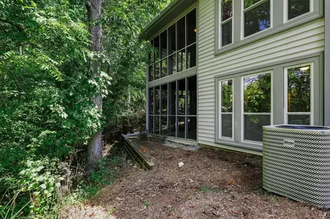 Exterior - 411 Oak Point Rd, Forest, VA 24551 photo 7 of 9