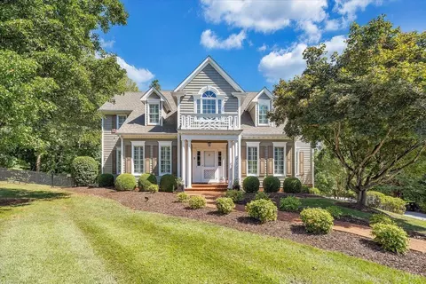 201 Fox Runn Dr, Lynchburg, VA 24503