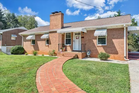 1521 Lynndale Pl, Lynchburg, VA 24502