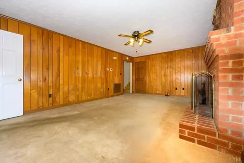 Living - 2577 Town Fork Rd, Evington, VA 24550 photo 6 of 8