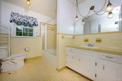 Bath - 2577 Town Fork Rd, Evington, VA 24550 photo 1 of 6