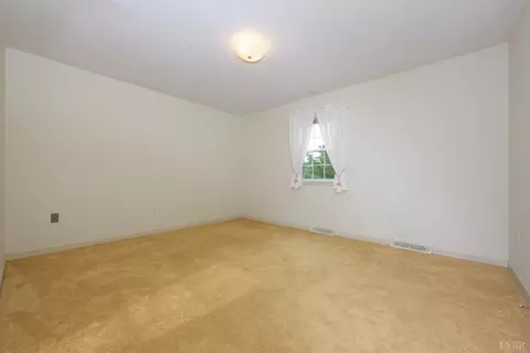 Bedroom - 2577 Town Fork Rd, Evington, VA 24550 photo 7 of 8