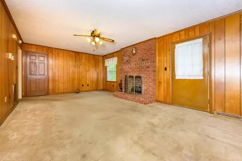 Living - 2577 Town Fork Rd, Evington, VA 24550 photo 5 of 8