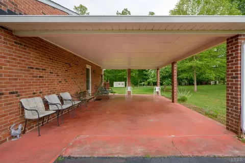 Exterior - 2577 Town Fork Rd, Evington, VA 24550 photo 4 of 19