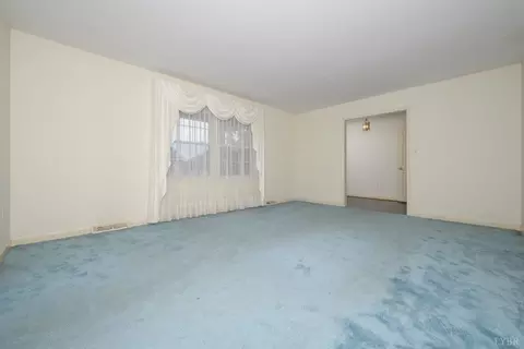 Living - 2577 Town Fork Rd, Evington, VA 24550 photo 4 of 8
