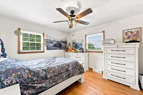 Bedroom - 285 Clover Rd, Hurt, VA 24563 photo 1 of 6