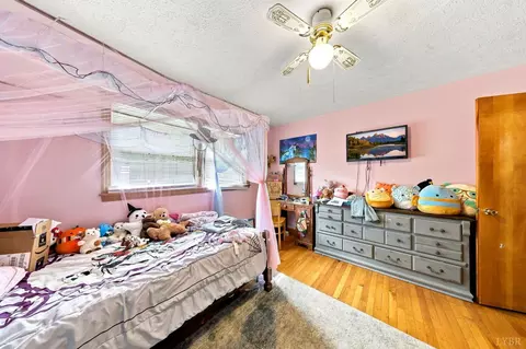 Bedroom - 285 Clover Rd, Hurt, VA 24563 photo 6 of 6
