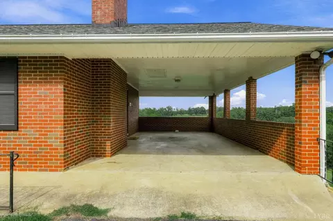 Exterior - 285 Clover Rd, Hurt, VA 24563 photo 2 of 4