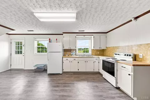 Kitchen - 285 Clover Rd, Hurt, VA 24563 photo 6 of 6