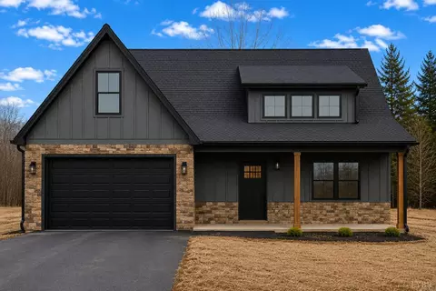 202 Waughs Landing Dr, Lynchburg, VA 24503