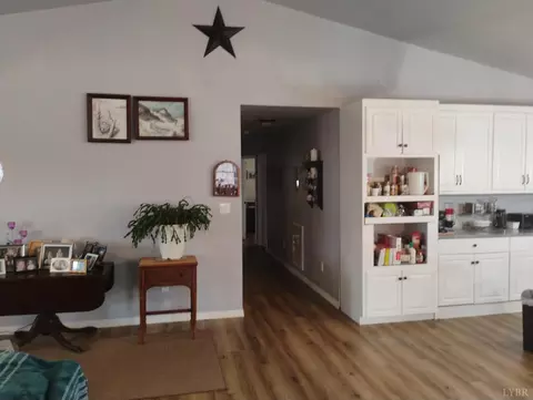 Entry Way - 4183 Tye River Rd, Amherst, VA 24521 photo 1 of 4