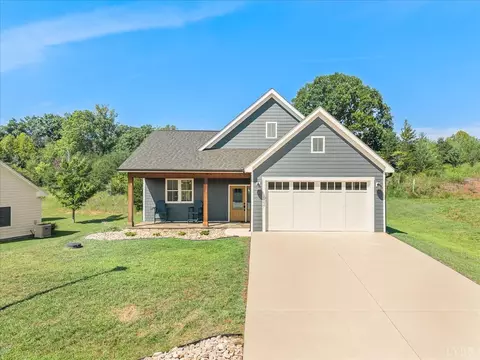 1054 Barrow Hills Dr, Huddleston, VA 24104