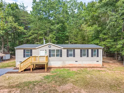 1523 Moccasin Path Trl, Huddleston, VA 24104