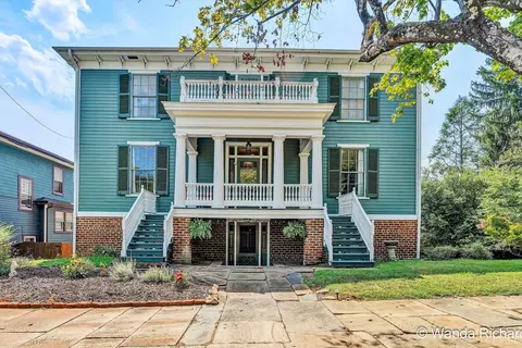 215 Harrison St, Lynchburg, VA 24504