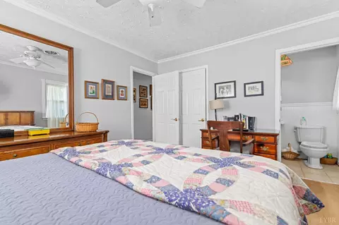 Bedroom - 580 Kenmore Rd, Amherst, VA 24521 photo 2 of 6