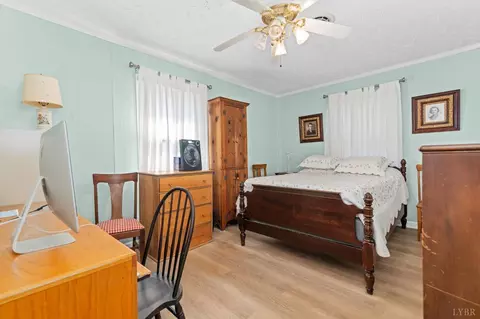 Bedroom - 580 Kenmore Rd, Amherst, VA 24521 photo 3 of 6