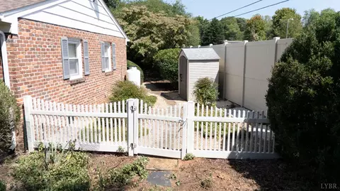 Exterior - 580 Kenmore Rd, Amherst, VA 24521 photo 6 of 8