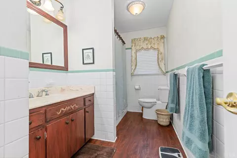Bath - 580 Kenmore Rd, Amherst, VA 24521 photo 2 of 2