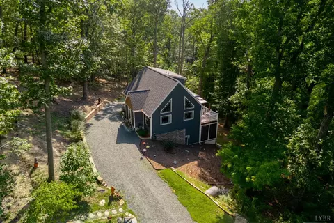 233 Gouyer Dr, Madison Heights, VA 24572