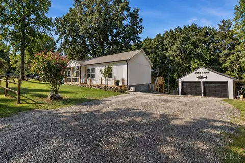 Exterior - 502 Ridgelake Rd, Goodview, VA 24095 photo 2 of 6