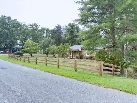 Exterior - 669 Doss Rd, Concord, VA 24538 photo 13 of 23