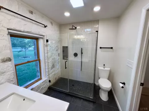 Bath - 669 Doss Rd, Concord, VA 24538 photo 4 of 8