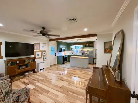 Living - 669 Doss Rd, Concord, VA 24538 photo 1 of 1