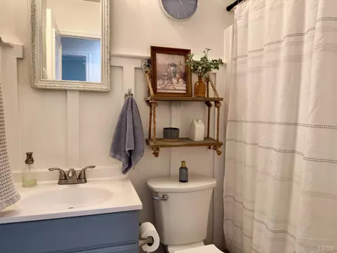 Bath - 669 Doss Rd, Concord, VA 24538 photo 7 of 8