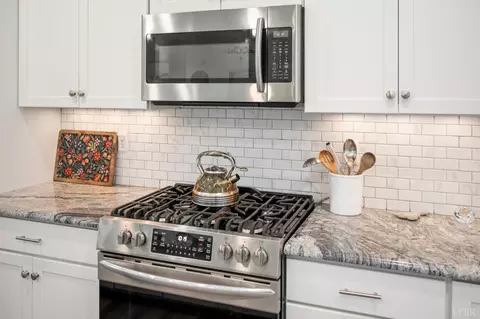 Kitchen - 1240 Gladden Cir, Forest, VA 24551 photo 6 of 8