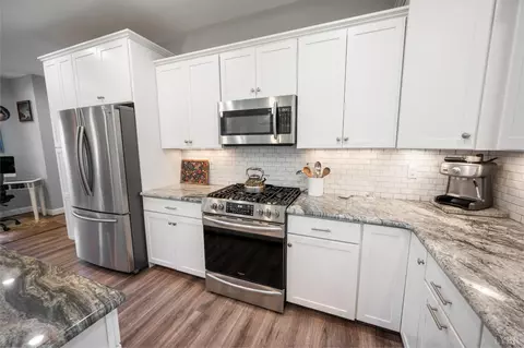 Kitchen - 1240 Gladden Cir, Forest, VA 24551 photo 5 of 8