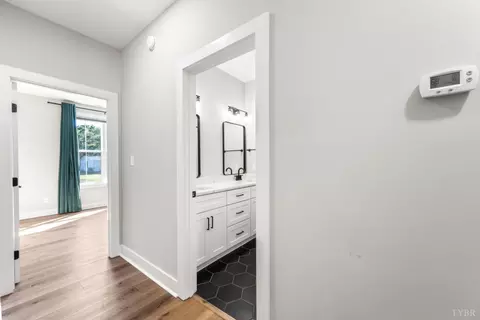 Entry Way - Undisclosed, Goode, VA 24556 photo 2 of 3