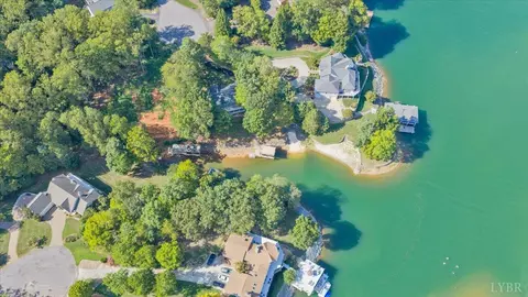 41 E Point Way, Moneta, VA 24121